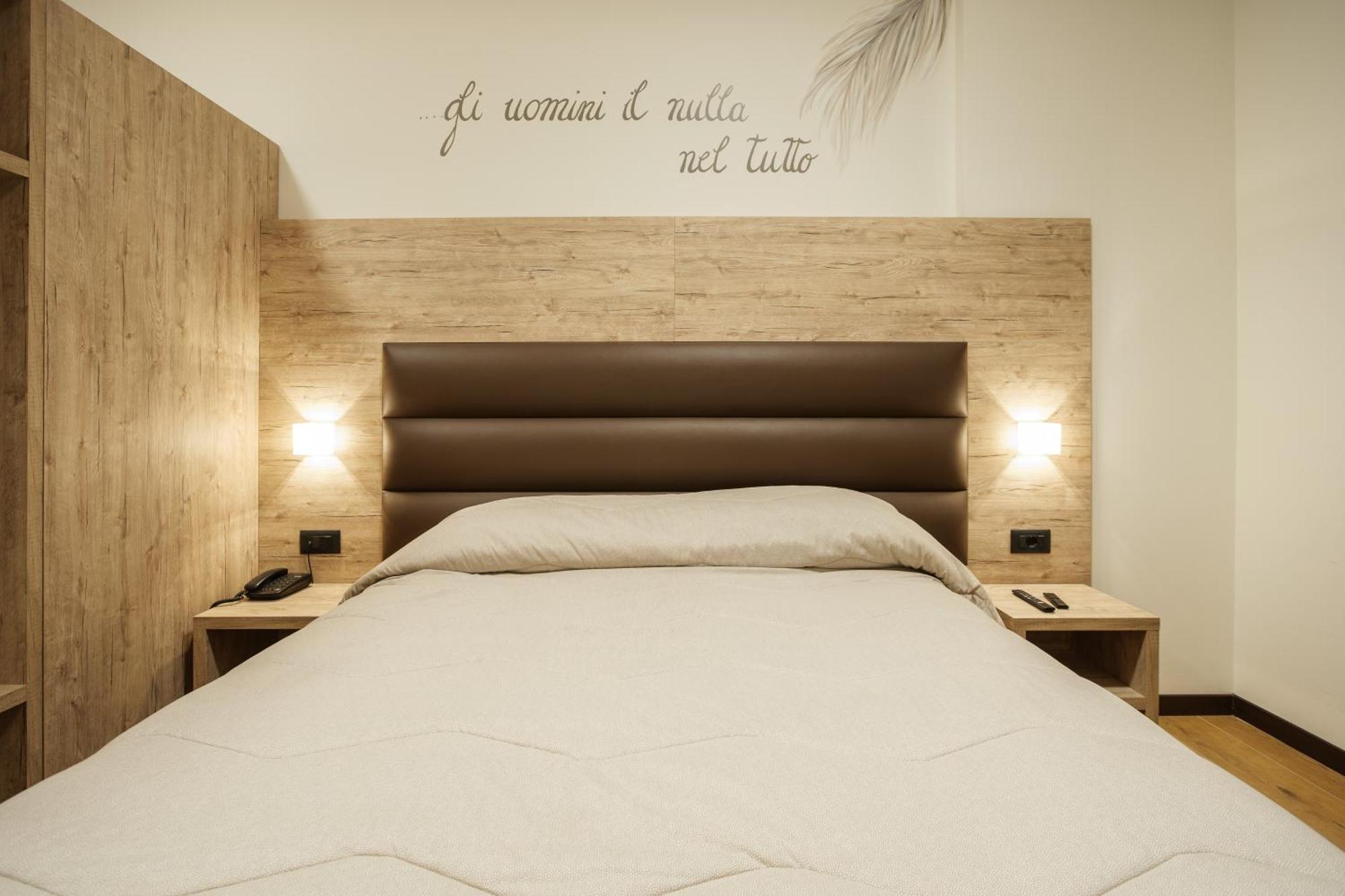 רקאנטי Hotel Ristorante Da Tonino מראה חיצוני תמונה