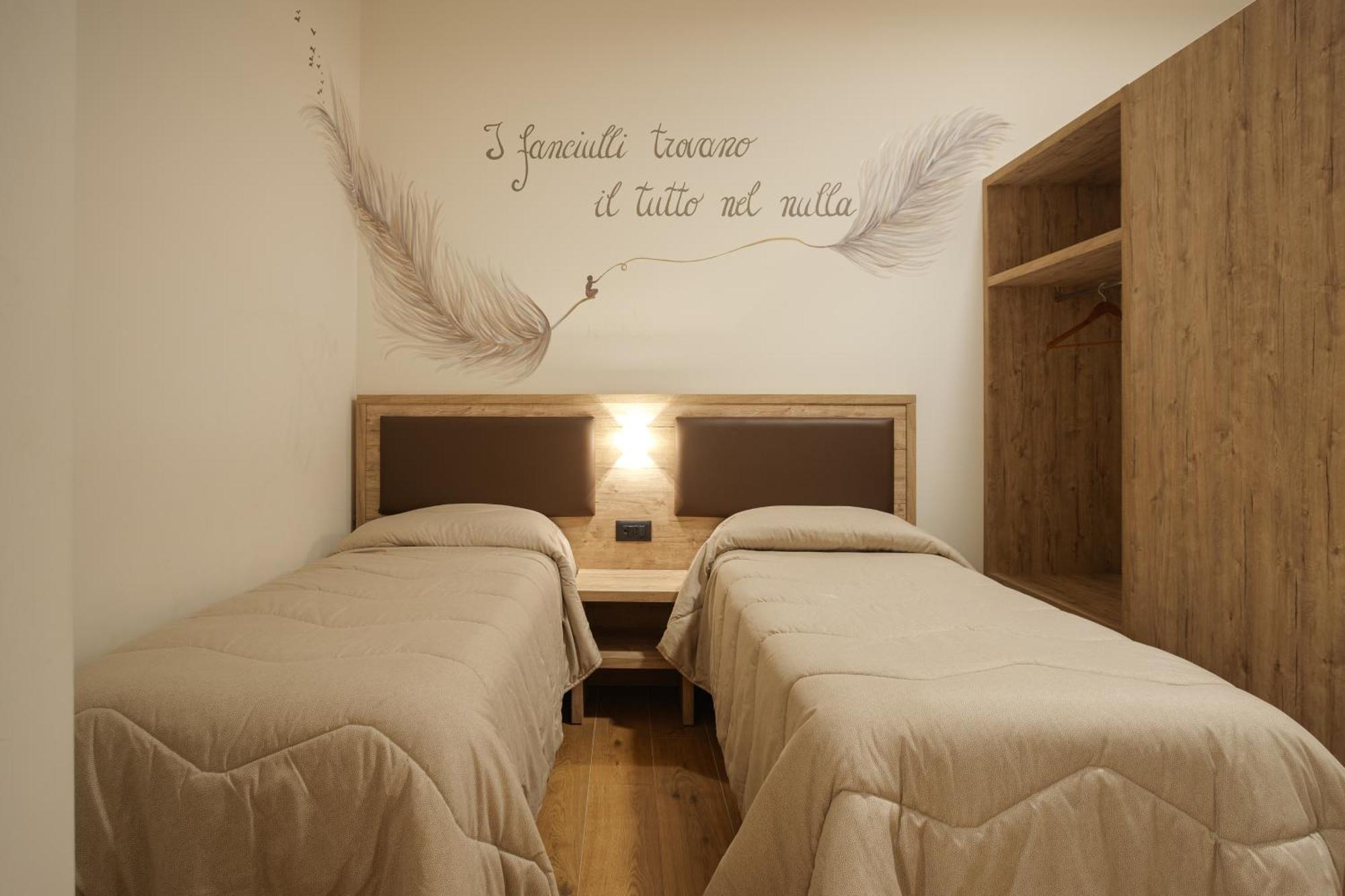 רקאנטי Hotel Ristorante Da Tonino מראה חיצוני תמונה