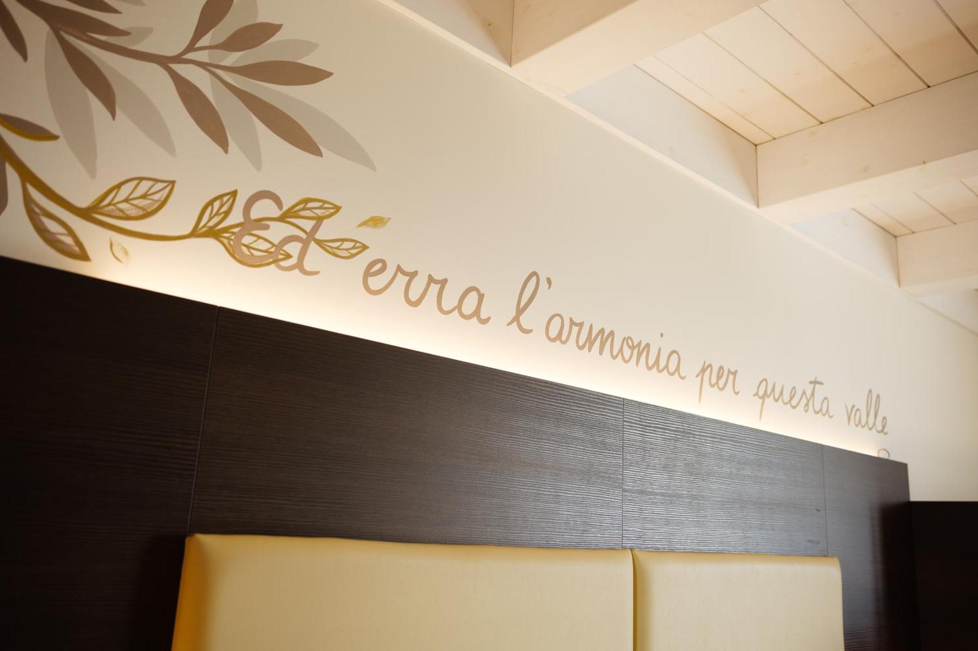 רקאנטי Hotel Ristorante Da Tonino מראה חיצוני תמונה